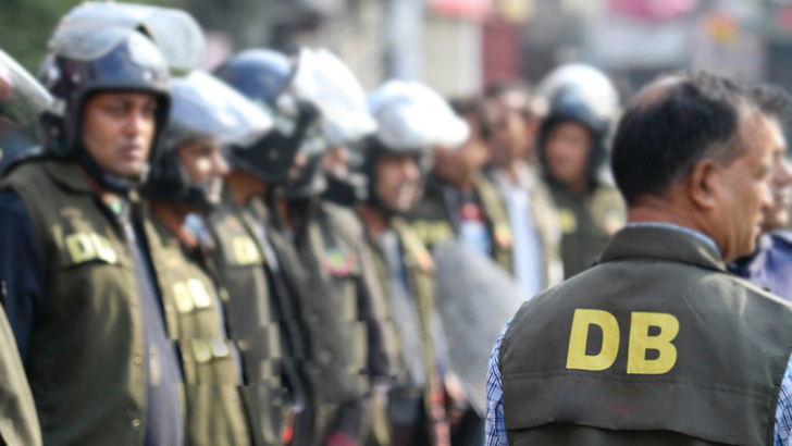 ঝটিকা মিছিলে আ.লীগের সাবেক এমপিসহ ৮ নেতাকর্মী গ্রেপ্তার